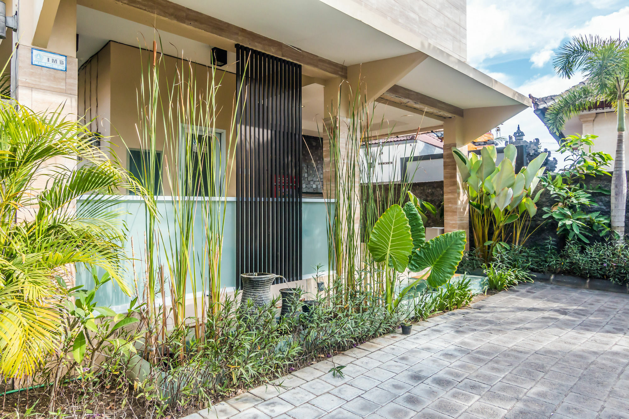 Zen Rooms Basic Jimbaran Taman Mulia Exterior photo