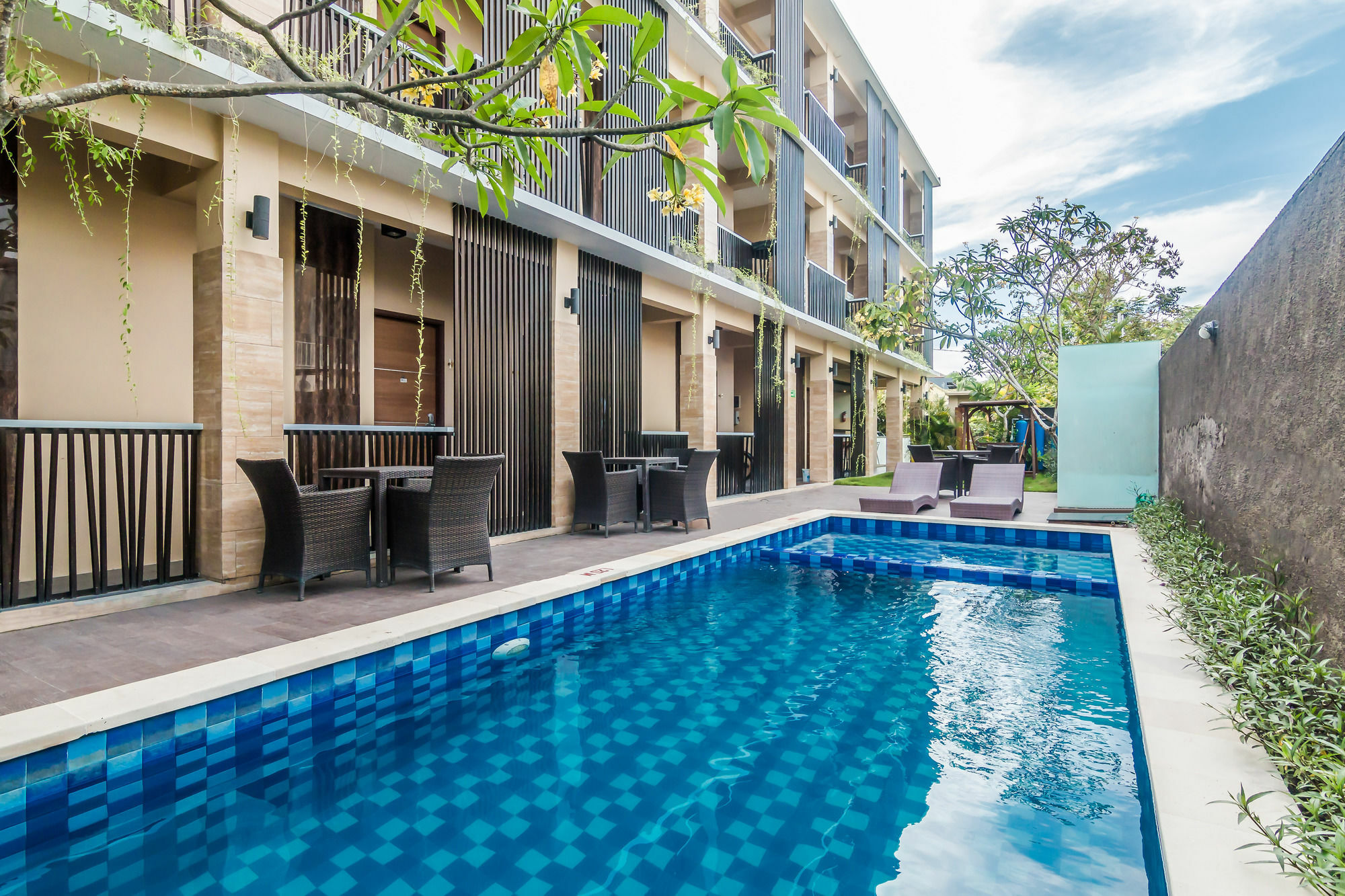 Zen Rooms Basic Jimbaran Taman Mulia Exterior photo